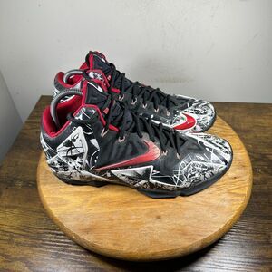 Nike LeBron XI 11 Graffiti Multicolored Red 616175-100 Rare Shoe Men's Size 9.5